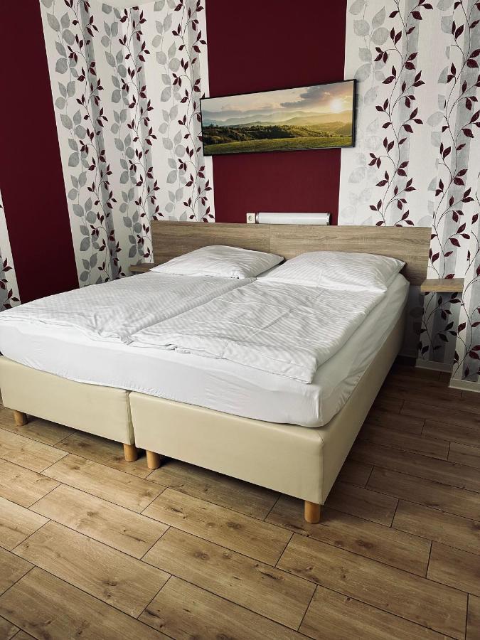 Gastehaus Hanseat Guest house 2*